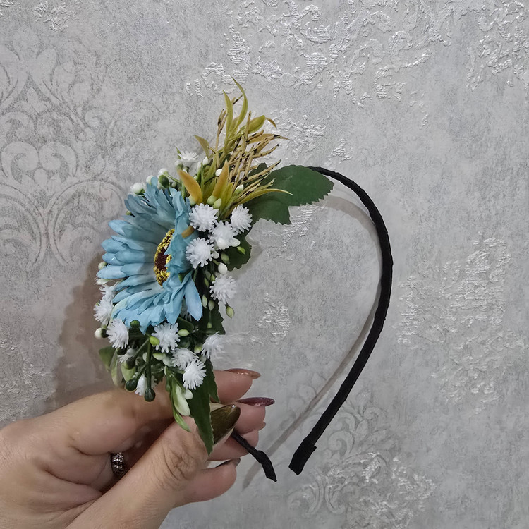 تل مو با گل آبی