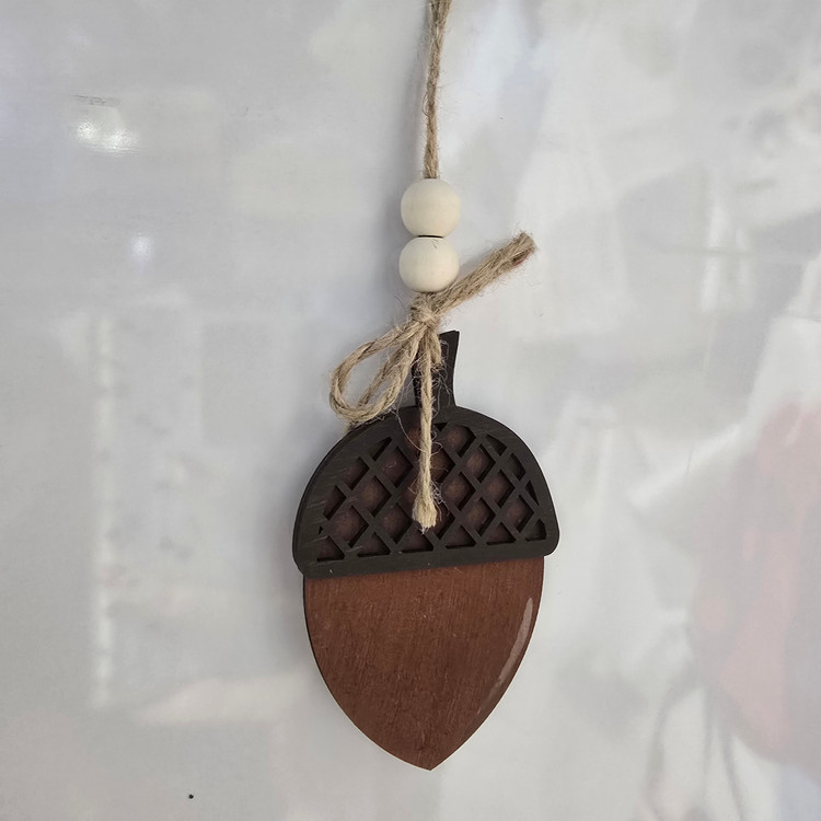 آویز بلوط